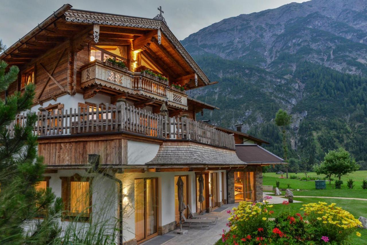 Chaletresort Lech Holzgau Exterior photo