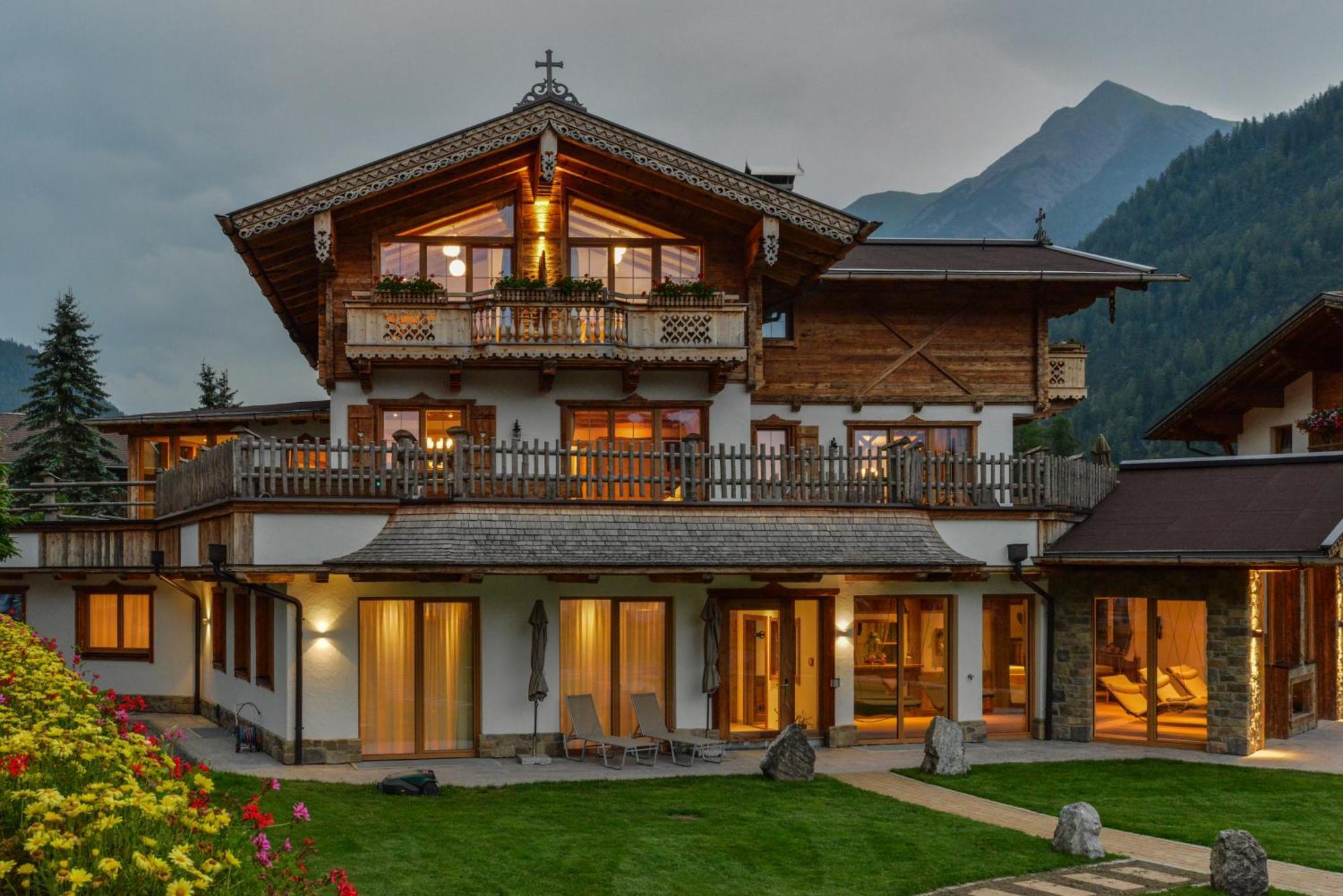 Chaletresort Lech Holzgau Exterior photo