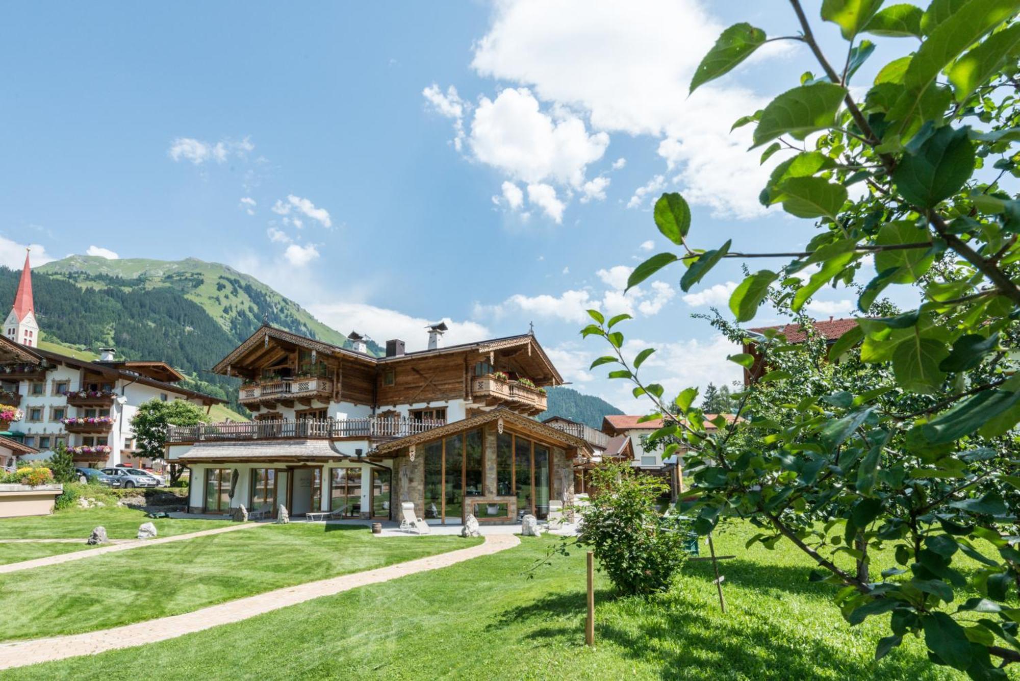 Chaletresort Lech Holzgau Exterior photo