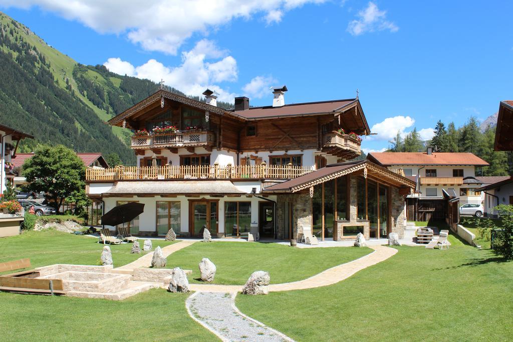 Chaletresort Lech Holzgau Exterior photo